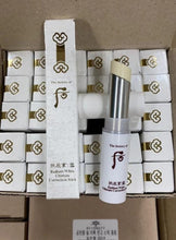 Load image into Gallery viewer, [The History of Whoo] Gongjinhyang Seol Radiant White Ultimate Correction Stick 4g x 2
